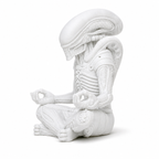Miniatura Xenomorph Meditando — Figura para Pintar e Colecionar
